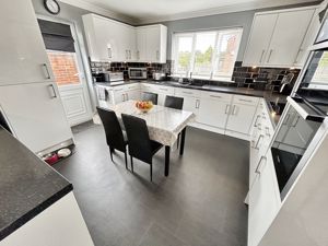 Kitchen- click for photo gallery